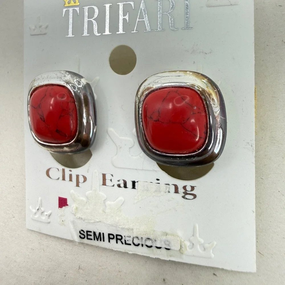 Trifari Red Faux Turquoise Clip On Earrings Silver Tone Square‎ Cabochon Vintage